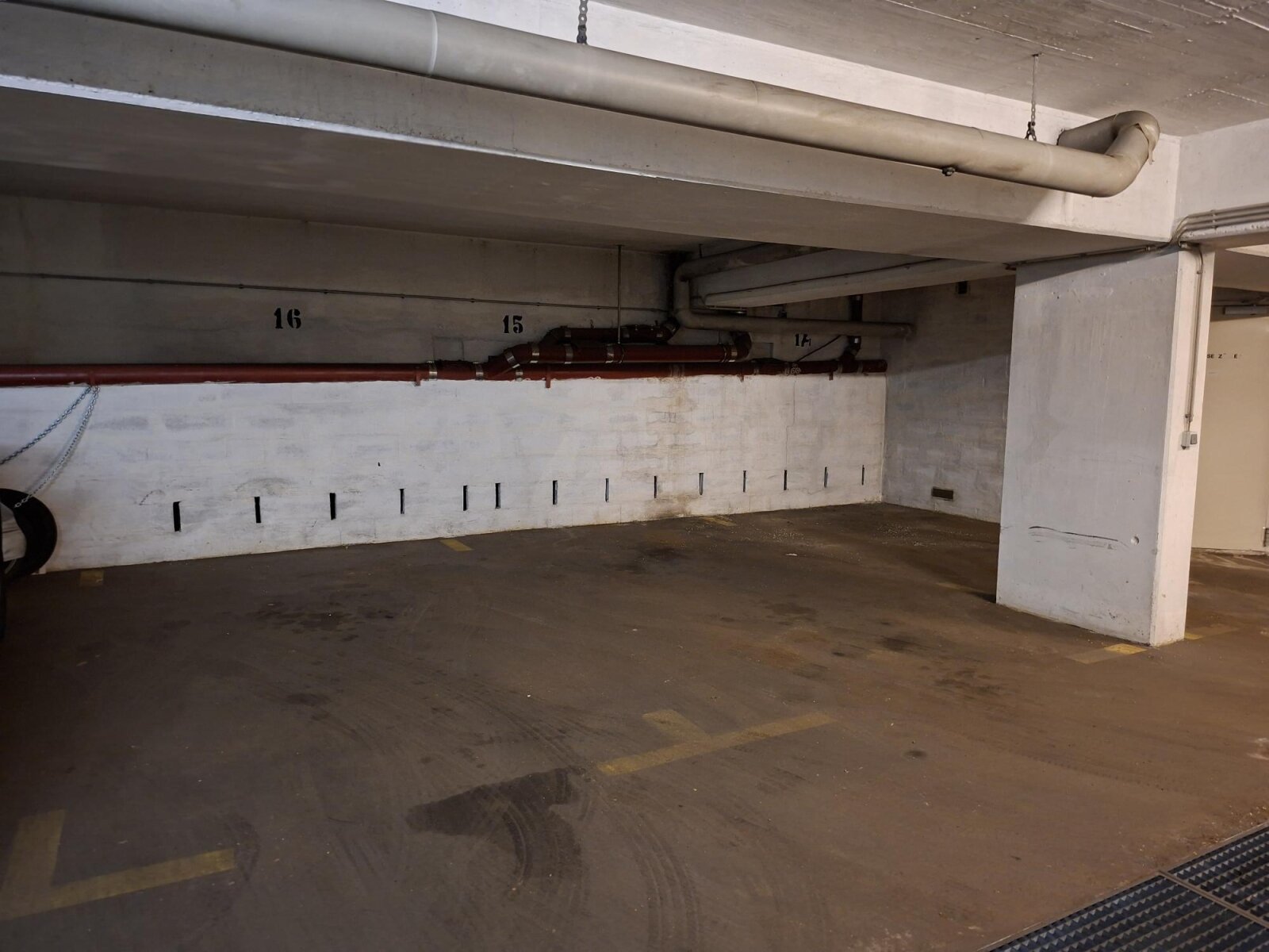 Parkplatz 15 (2)